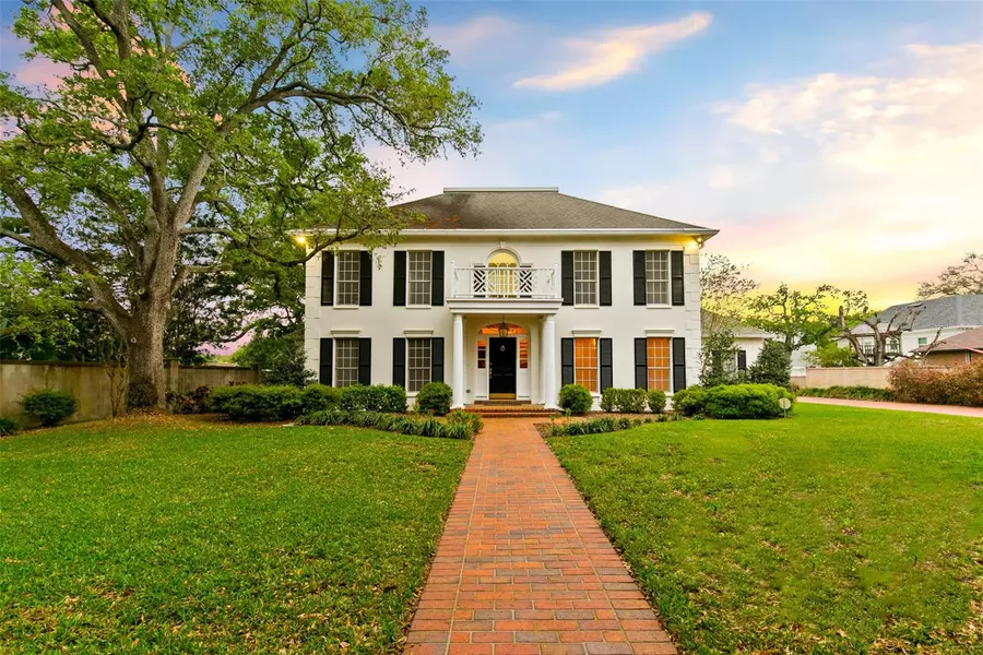 2900 W CHAPIN AVE, Tampa, FL 33611