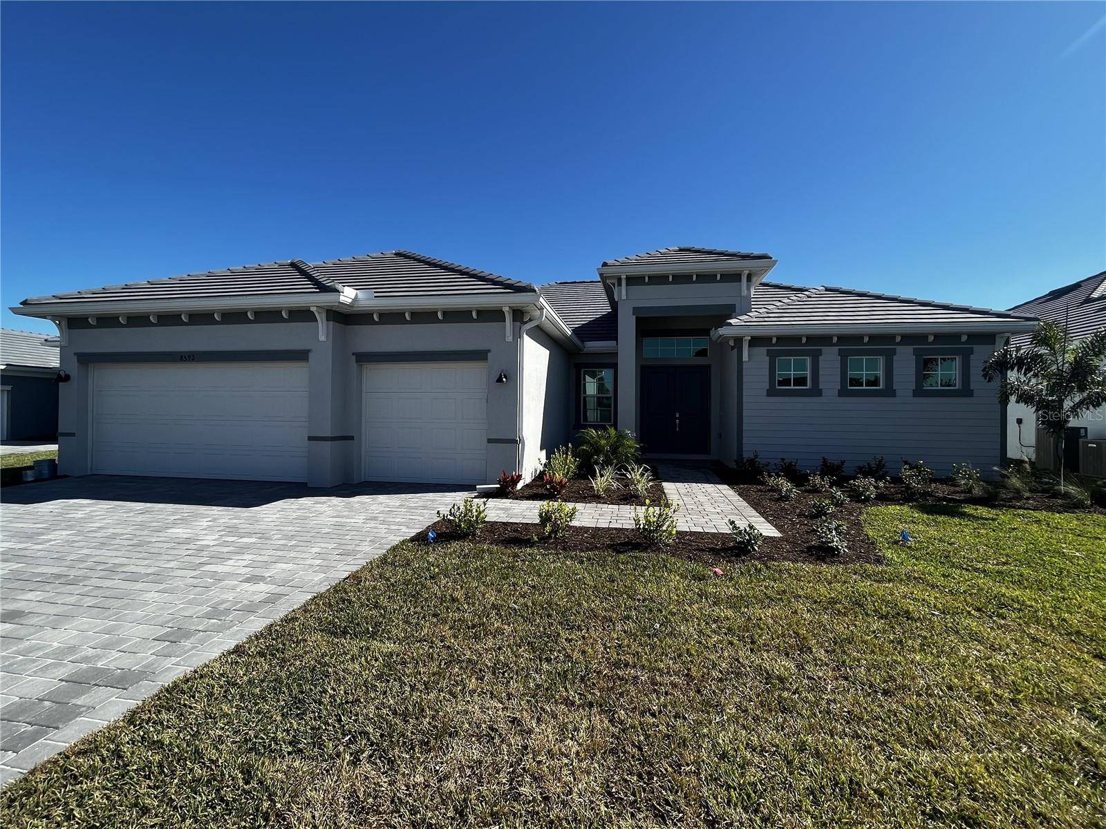 8592 SHORE LAKE DR, Englewood, FL 34224