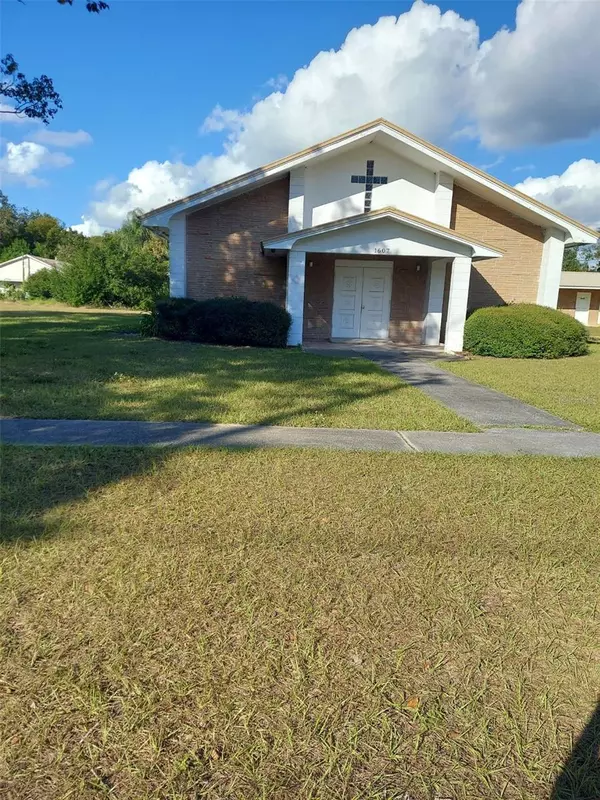 1605 WASHINGTON AVE, Eustis, FL 32726