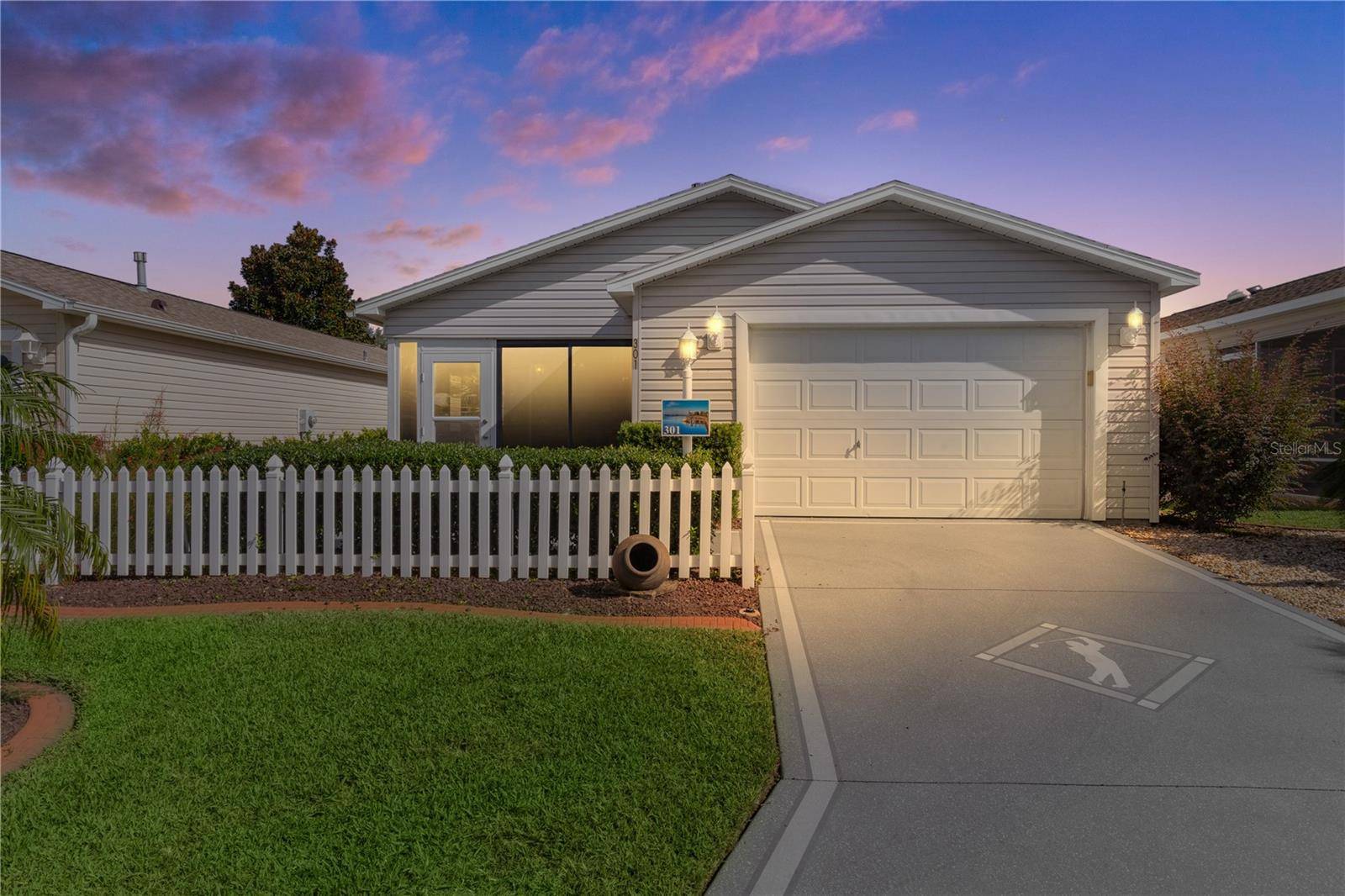 301 KATHERINE PL,  The Villages,  FL 32162