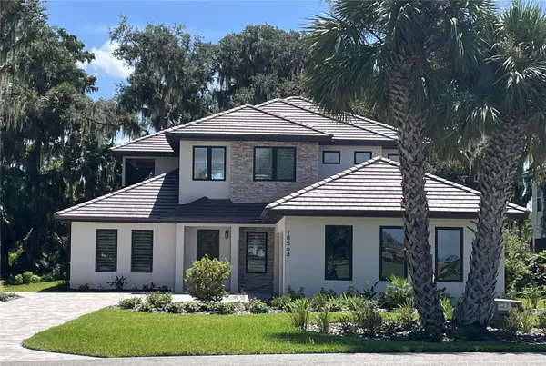 18563 BLUE HERON CIR,  Tavares,  FL 32778