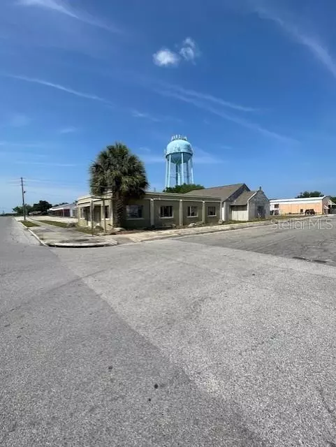 Lake Wales, FL 33853,206 N 1ST ST