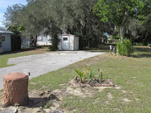 Lake Wales, FL 33898,5 BLUE QUILL CIR