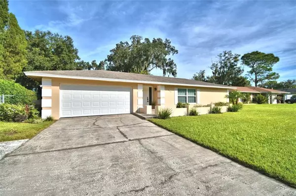 Lakeland, FL 33813,123 ELM SQ S