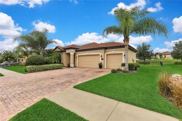 3919 SUNSET LAKE DR, Lakeland, FL 33810