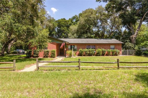 907 ELM AVE, Fruitland Park, FL 34731