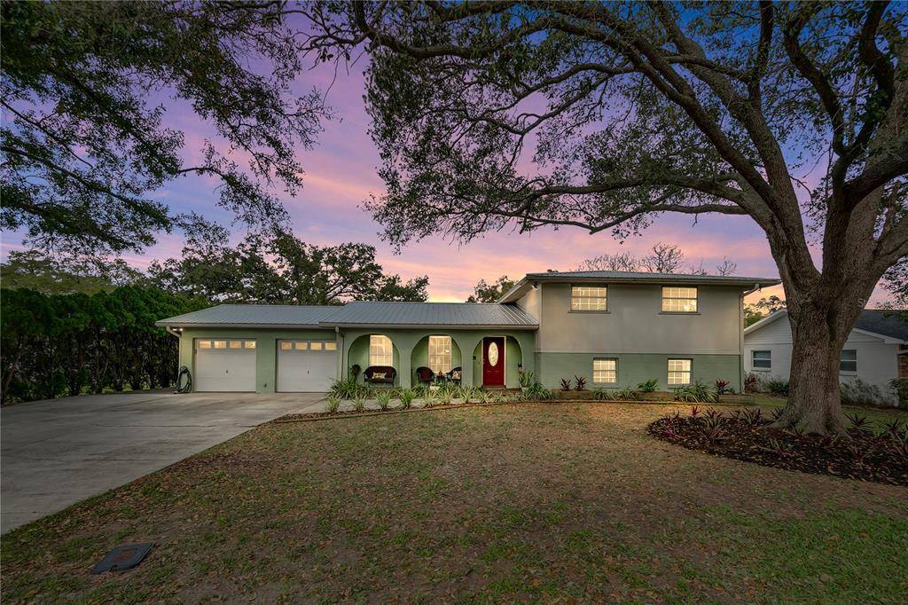1302 SOUTHGLEN LN, Lakeland, FL 33813
