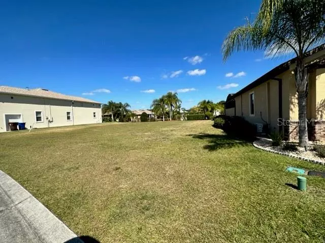 Polk City, FL 33868,727 TEABERRY TRL