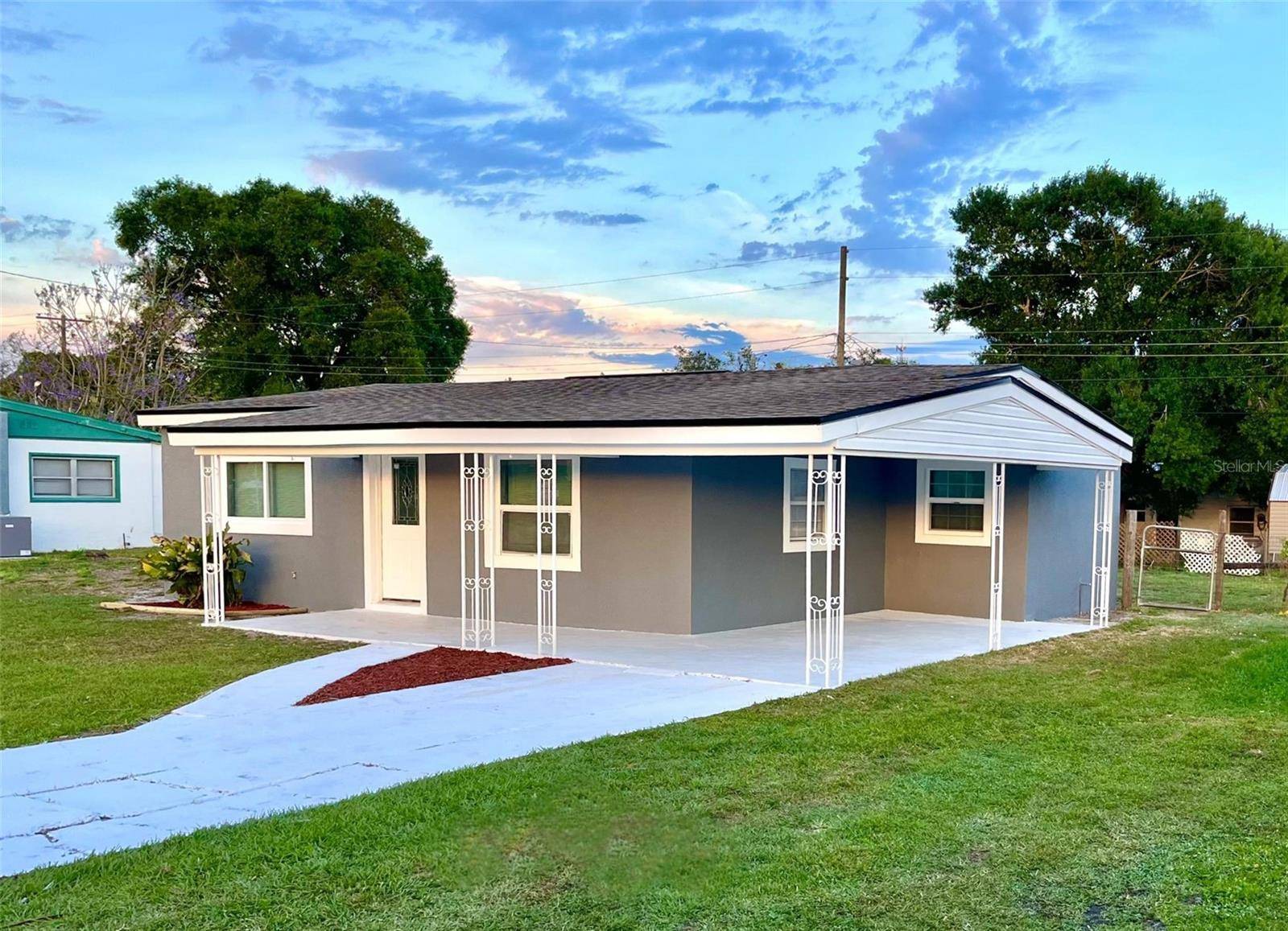 327 WALTER AVE, Frostproof, FL 33843