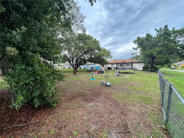 Polk City, FL 33868,356 HONEY BEE LN