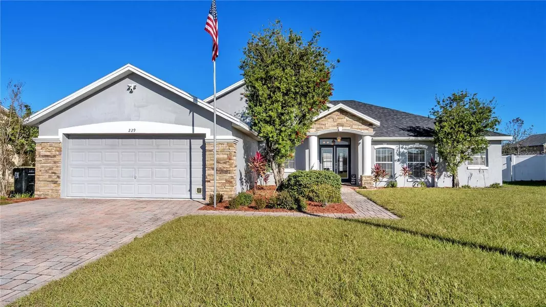 229 MAJESTIC GARDENS LN, Winter Haven, FL 33880