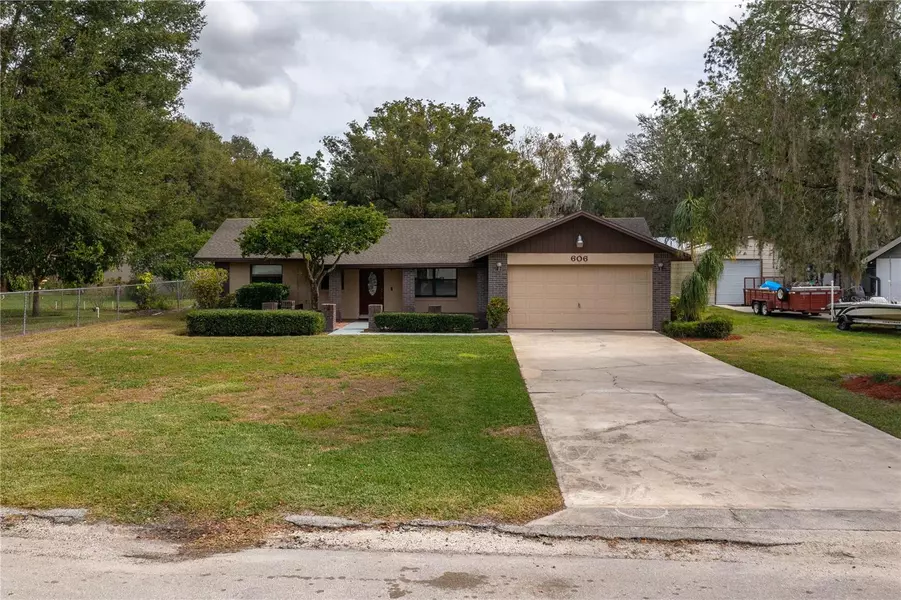 606 N POLK AVE, Fort Meade, FL 33841