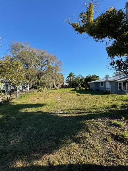 831 4TH ST, Winter Haven, FL 33881