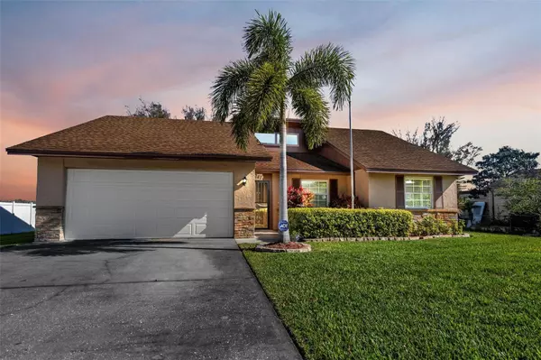 241 LAKE THOMAS DR, Winter Haven, FL 33880