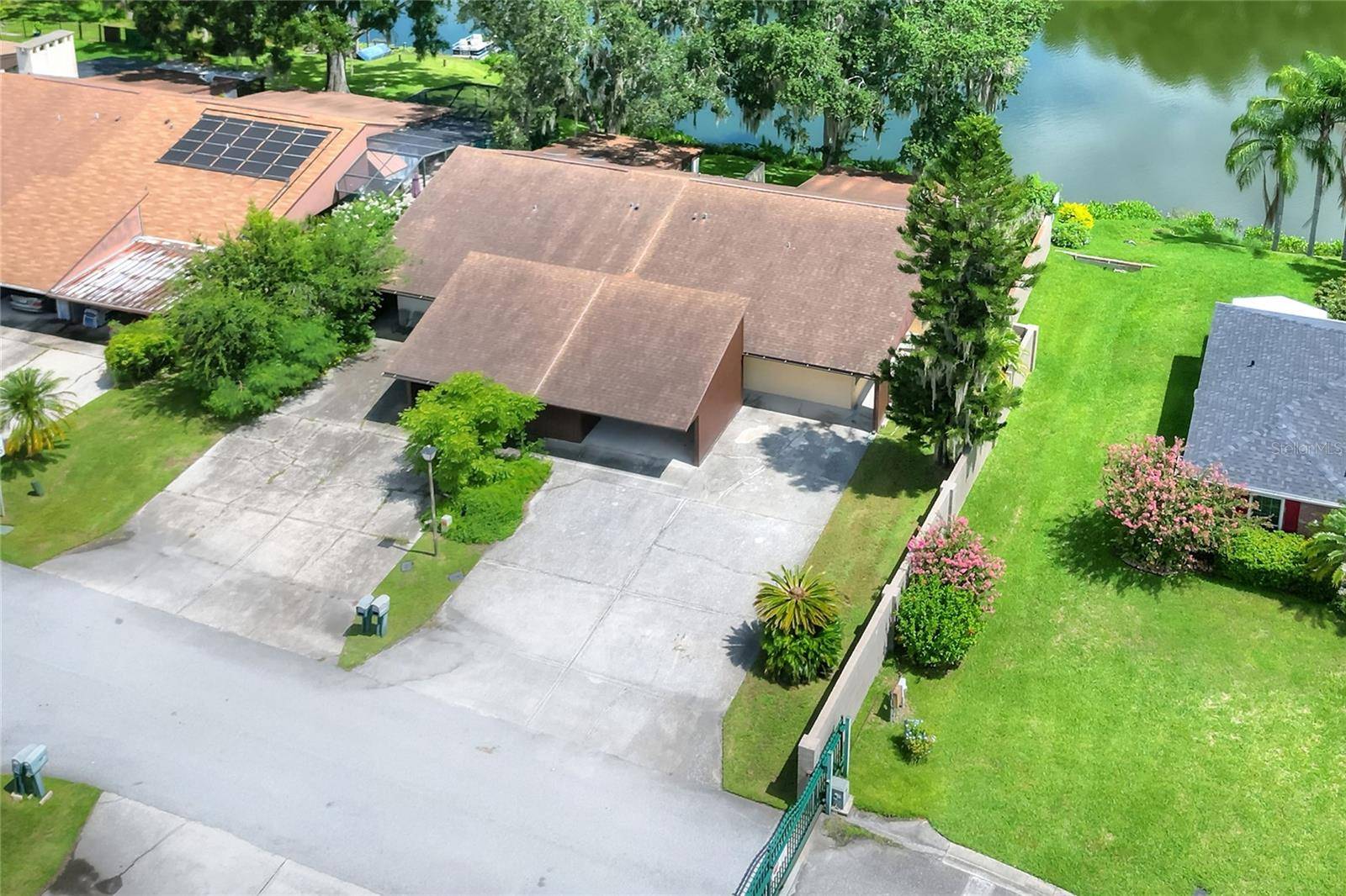 374 LAKE HARRIS DR,  Lakeland,  FL 33813