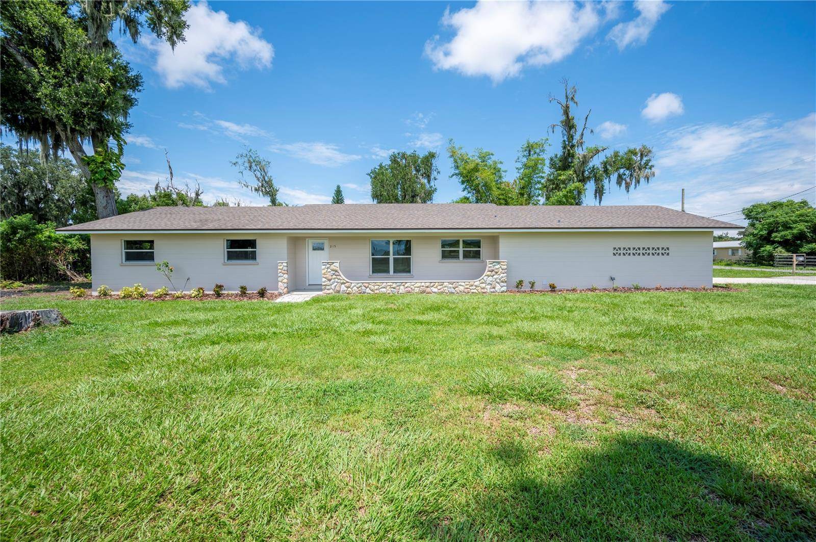 215 W CARTER RD, Lakeland, FL 33813