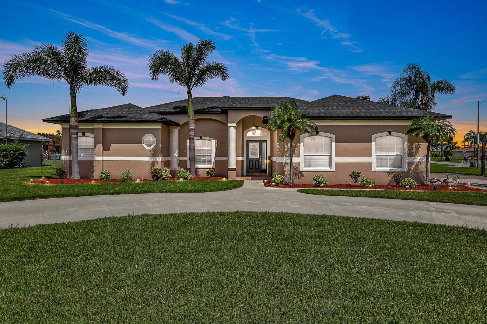 151 AVERY DR E, Auburndale, FL 33823