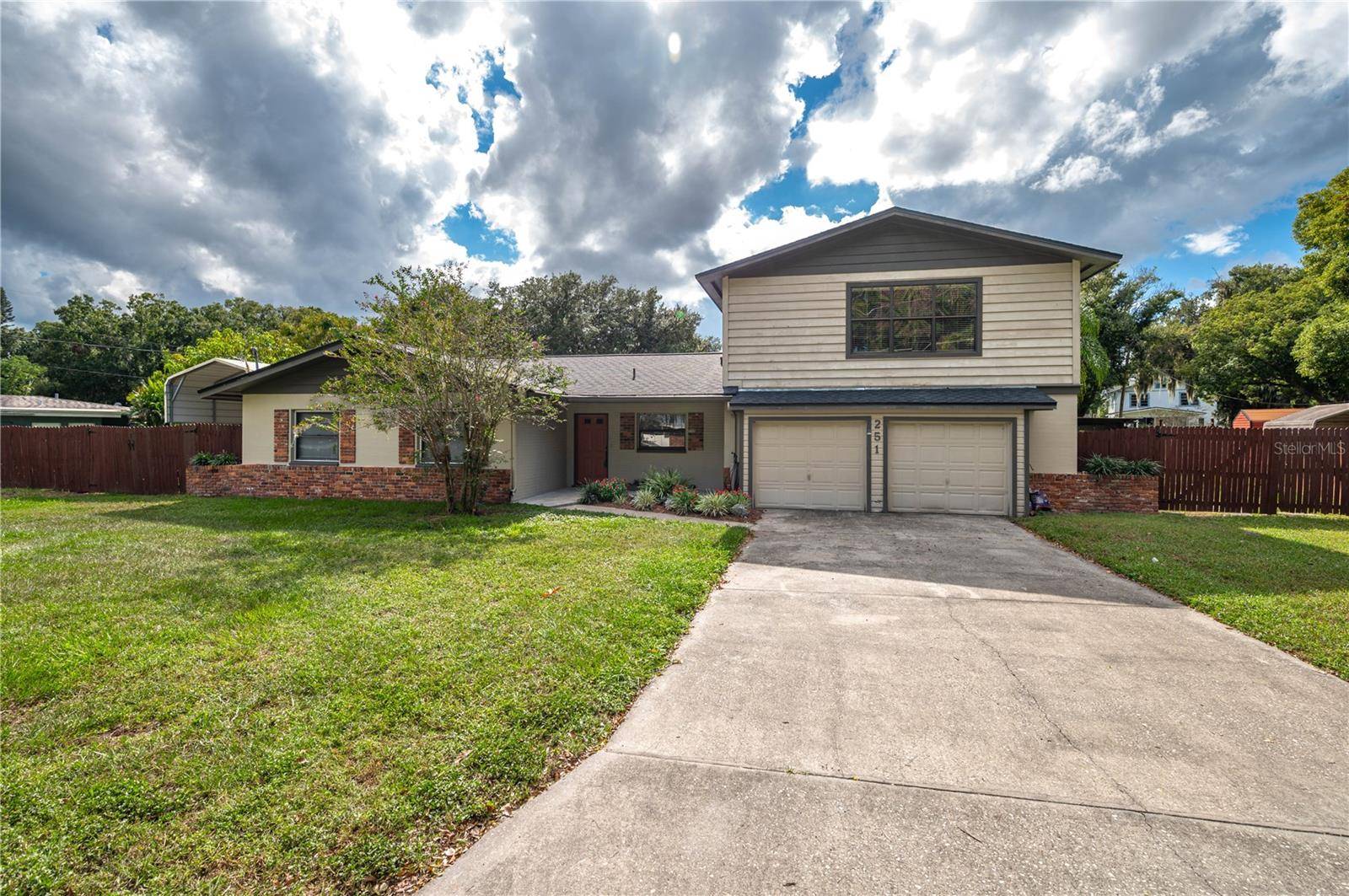 251 LAKE HOWARD DR SW, Winter Haven, FL 33880