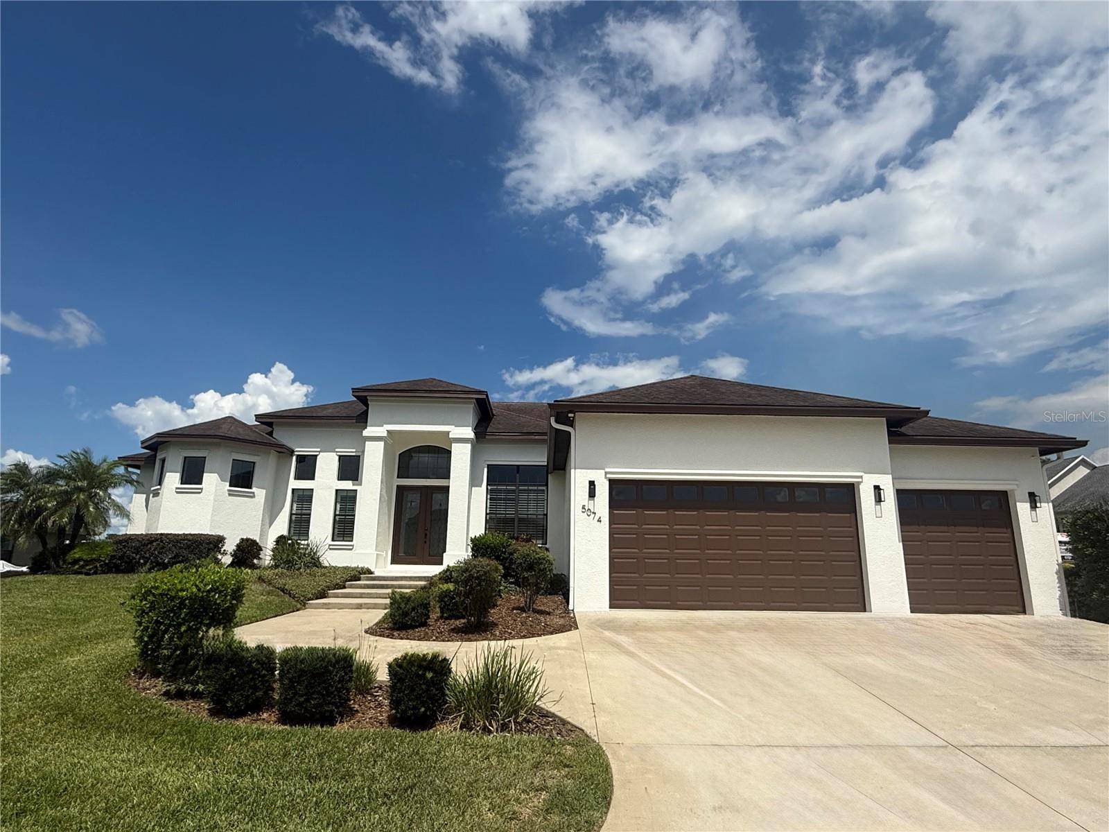 Lakeland, FL 33812,5074 SHORE SIDE DR