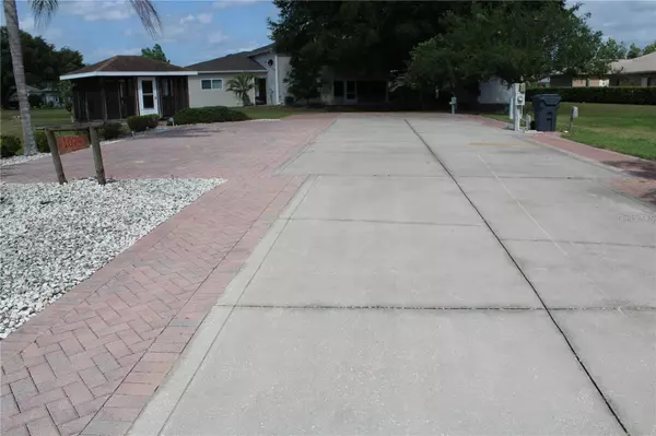 1074 CARAVAN LOOP, Polk City, FL 33868