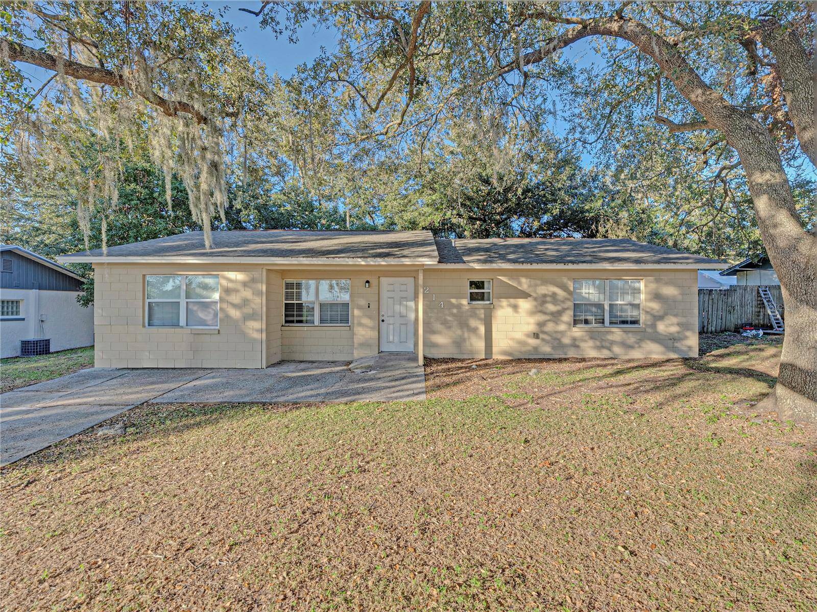 214 VALENCIA DR,  Auburndale,  FL 33823