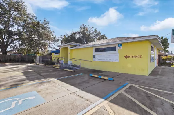 Winter Haven, FL 33880,632 1ST ST S