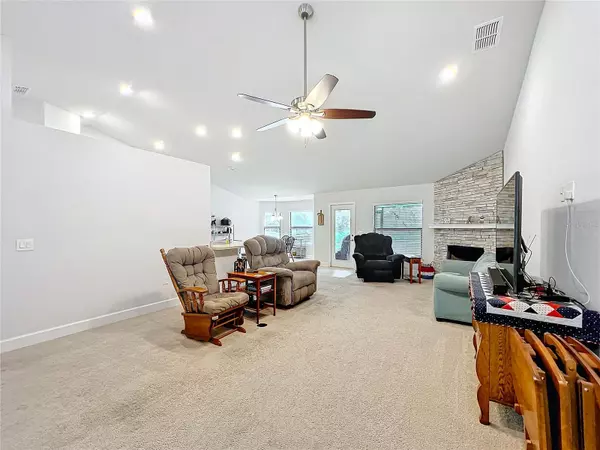 Mulberry, FL 33860,153 HERITAGE PARK LN