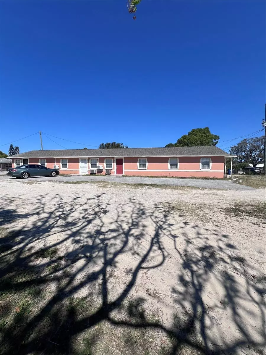 Lake Wales, FL 33853,315 D ST #1-4