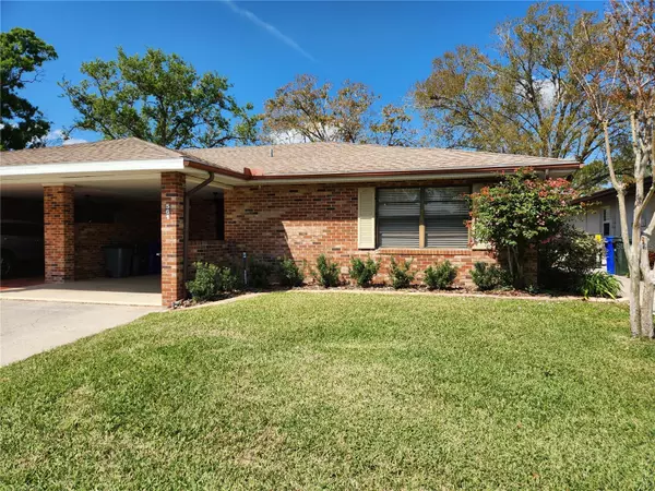 Lakeland, FL 33813,561 LAKE MYSTIC LN