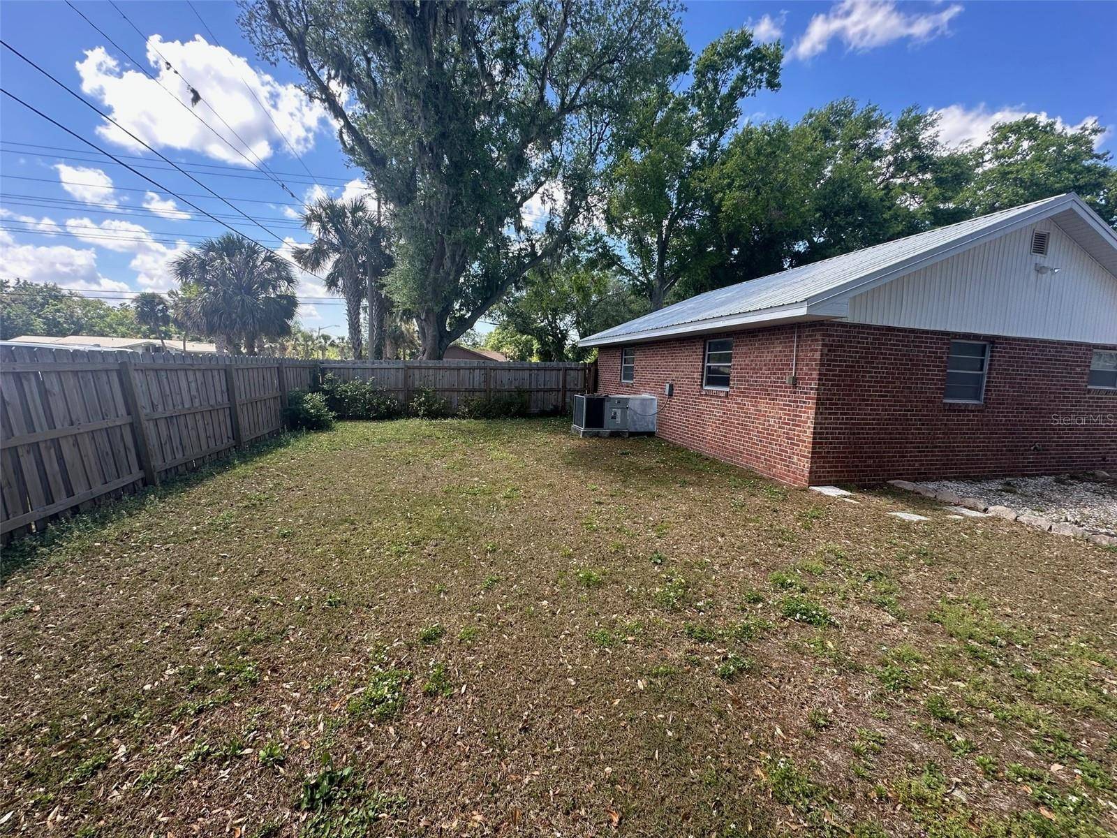 Lakeland, FL 33813,330 W WELLINGTON DR