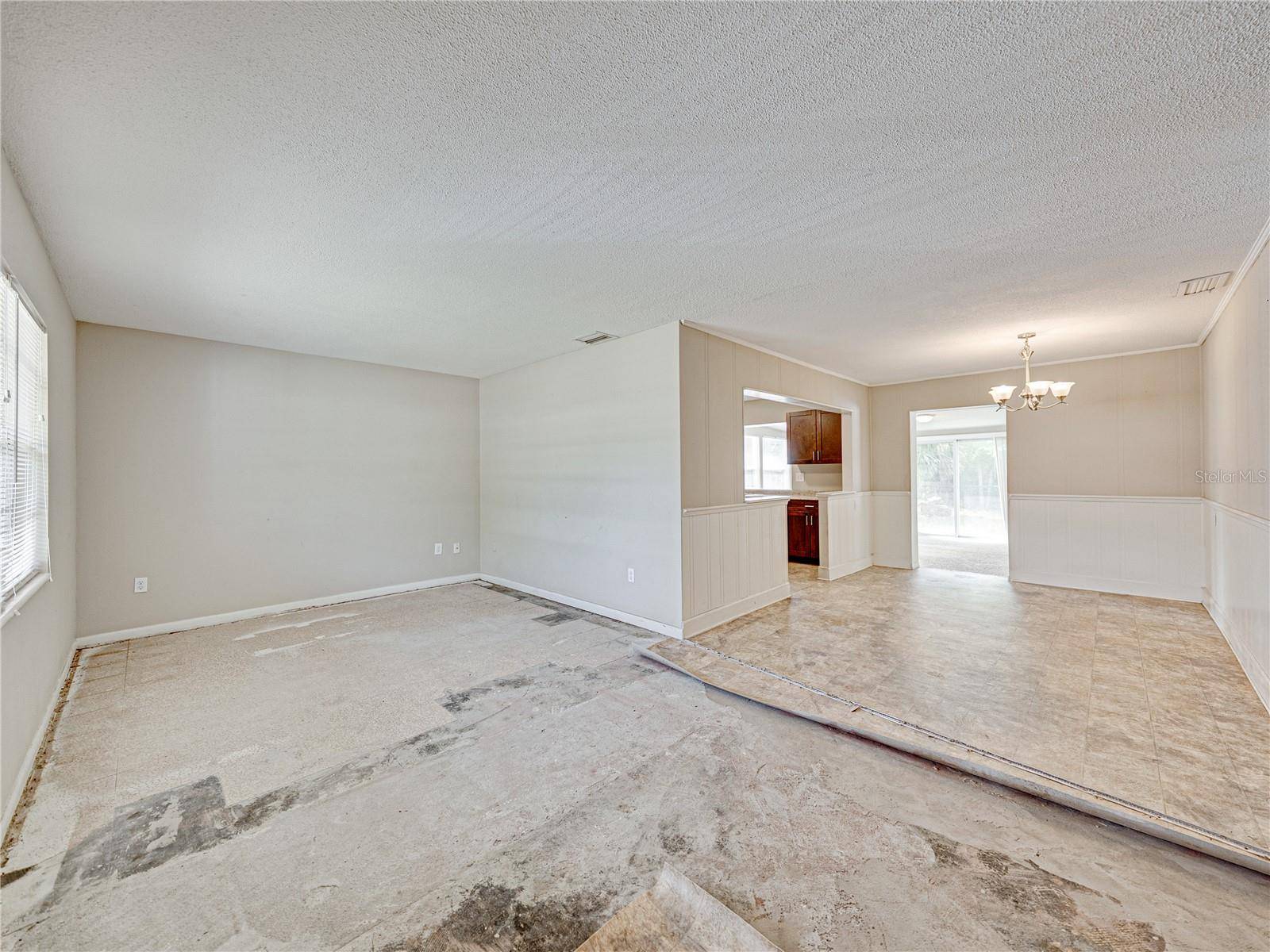 Mulberry, FL 33860,407 NE 8TH ST