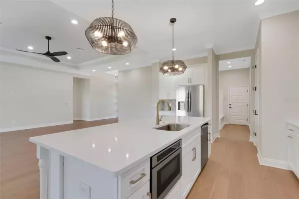 Lakeland, FL 33812,5390 CLUBHOUSE HILLS LN