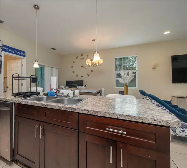 Lakeland, FL 33801,1105 WATERSEDGE DR