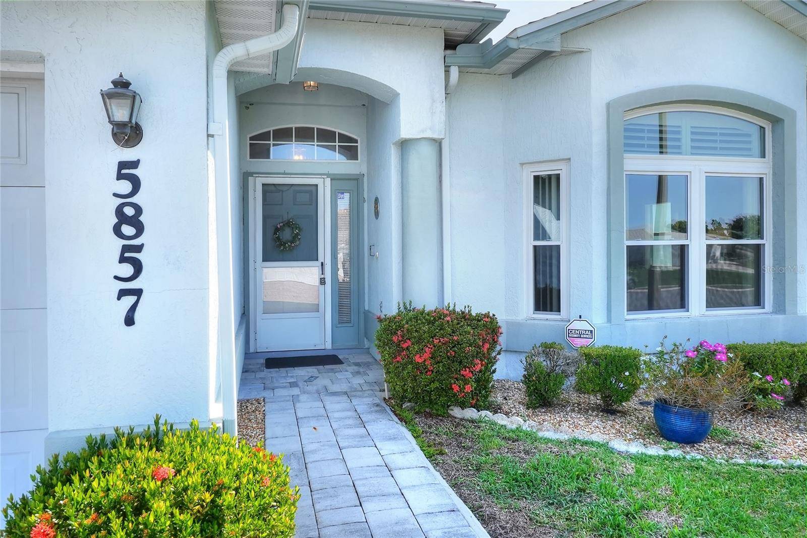 Lakeland, FL 33809,5857 MACAW PL