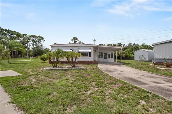 752 KNOTTY PINE CIR, North Fort Myers, FL 33917