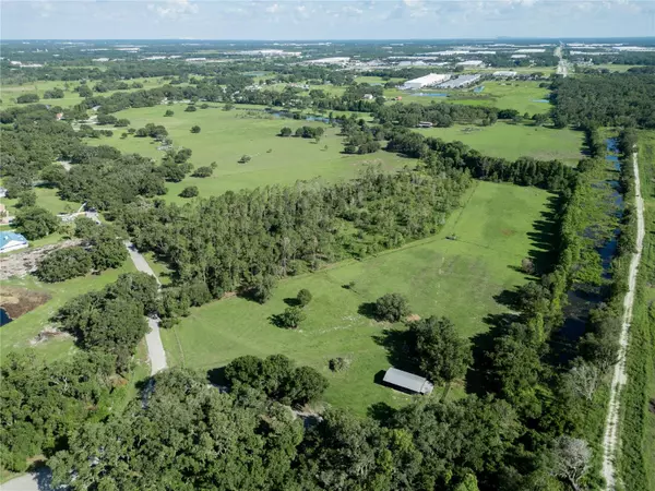 Lakeland, FL 33810,902 GIANT OAK RD