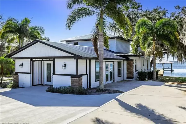564 LAKE JUNE RD, Lake Placid, FL 33852