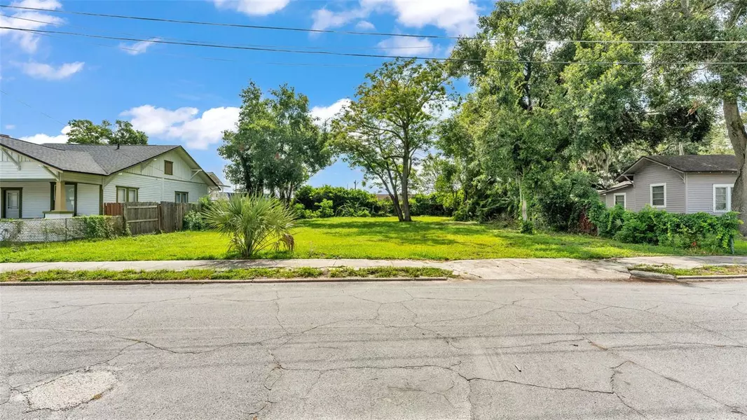 122 BLUEFIELD AVE, Lakeland, FL 33801