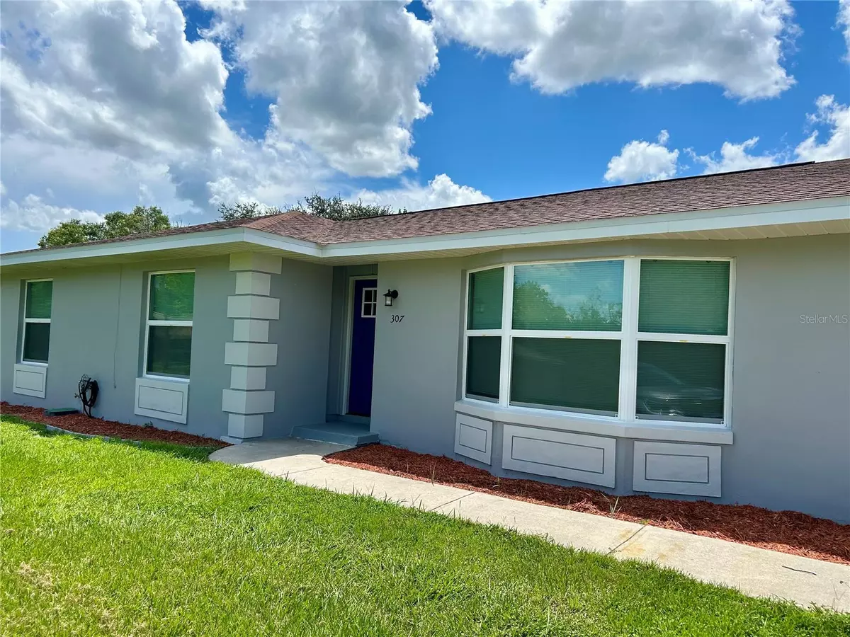 Wauchula, FL 33873,307 GARDEN DR