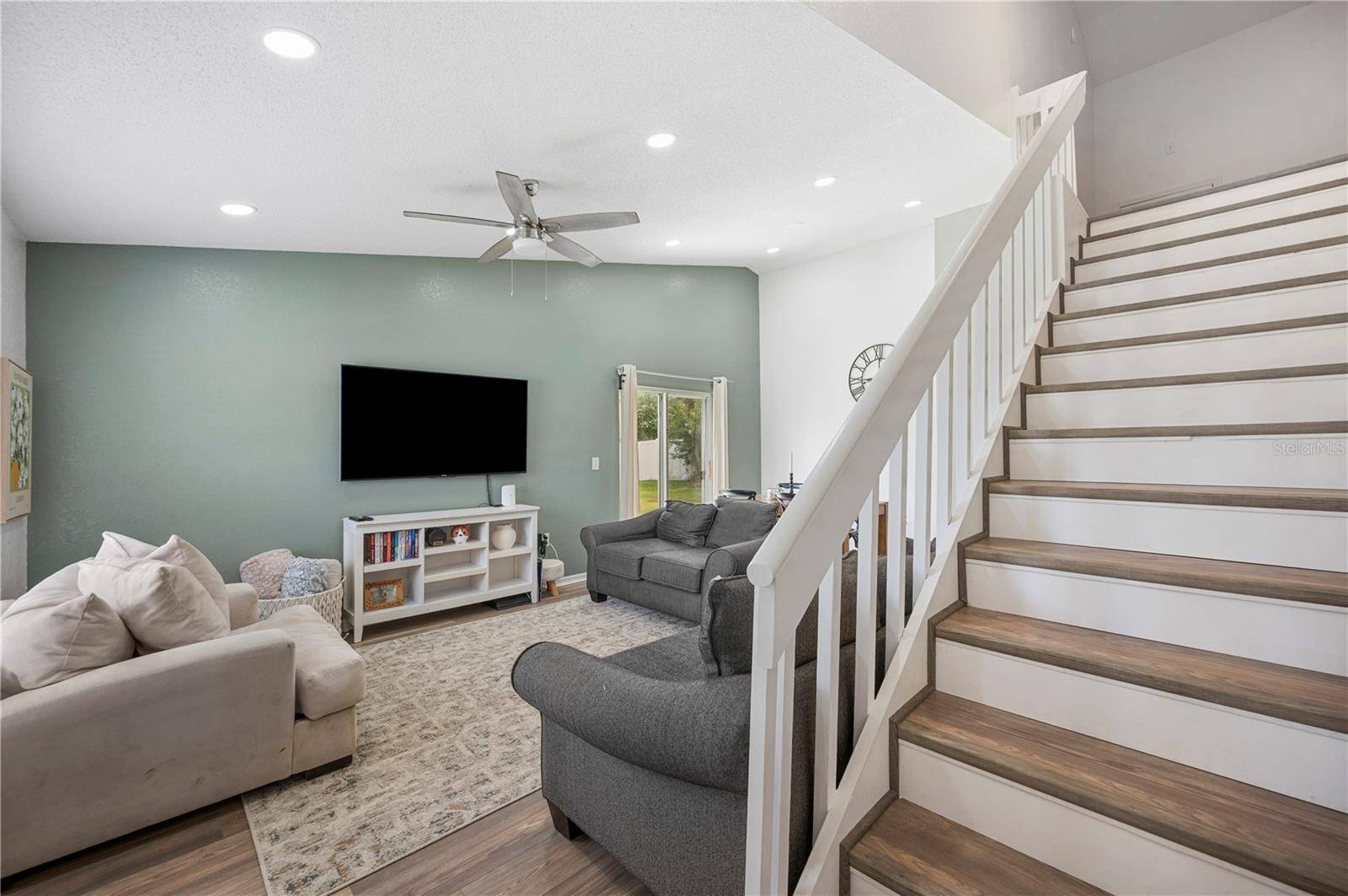 Lakeland, FL 33811,1009 MEADOWOOD POINTE RD