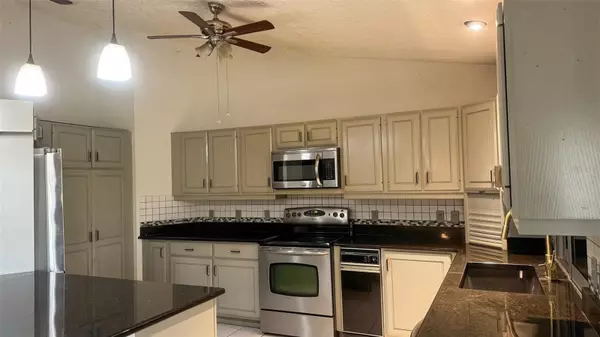 Lakeland, FL 33813,6125 MOUNTAIN LAKE DR