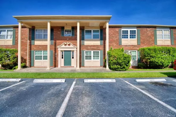 1920 E EDGEWOOD DR #R8, Lakeland, FL 33803