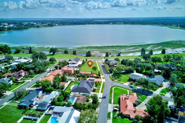 Lakeland, FL 33803,981 LAKE HOLLINGSWORTH DR