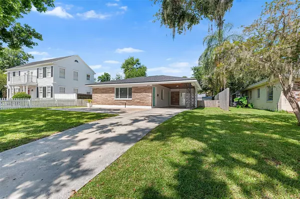 Lakeland, FL 33801,821 HOLLINGSWORTH RD