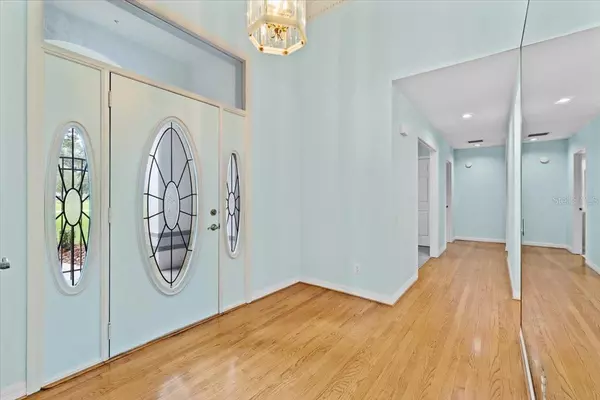 Winter Haven, FL 33881,725 HERITAGE DR NE