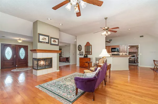Lakeland, FL 33813,6901 HAYTER DR