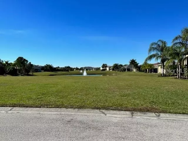 Polk City, FL 33868,653 MEANDERING WAY