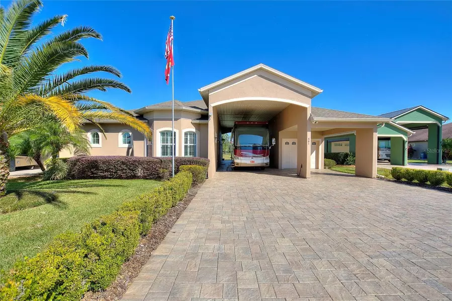 581 MEANDERING WAY, Polk City, FL 33868