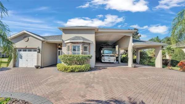 402 CRUISERS DR, Polk City, FL 33868