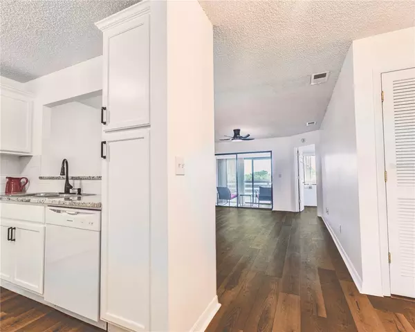 Winter Haven, FL 33884,1807 GARDEN LAKE DR #1807